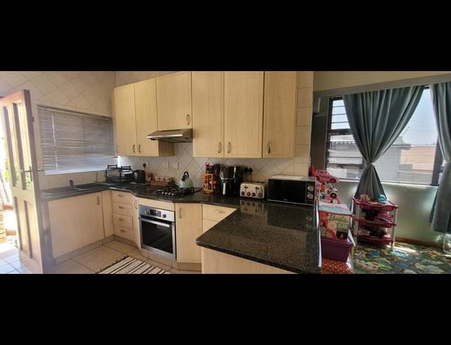 3 BEDROOM HOUSE FOR SALE IN ELANDSHAVEN